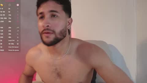 Snapshot of valentinoford chatting on 02.08.25 Valentino online show from 02.08.25