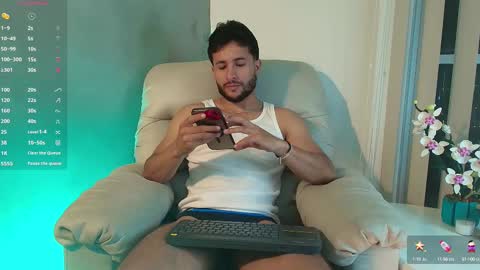 Snapshot of valentinoford chatting on 02.12.25 Valentino online show from 02.12.25