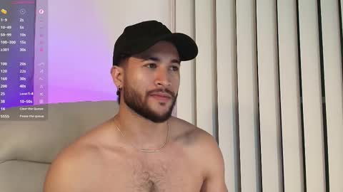 Snapshot of valentinoford chatting on 02.13.25 Valentino online show from 02.13.25