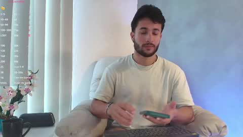 Snapshot of valentinoford chatting on 02.18.25 Valentino online show from 02.18.25