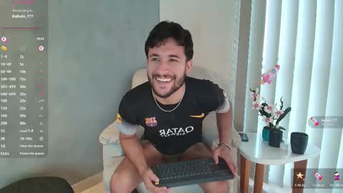 Snapshot of valentinoford chatting on 02.22.25 Valentino online show from 02.22.25