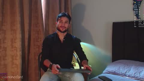 Snapshot of valentinoford chatting on 09.10.25 Valentino online show from 09.10.25