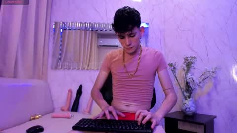 Snapshot of valentinomoreti chatting on 02.27.25 Valentino online show from 02.27.25