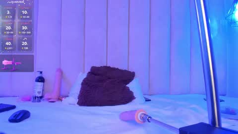 Snapshot of valentinomoreti chatting on 03.07.25 Valentino online show from 03.07.25