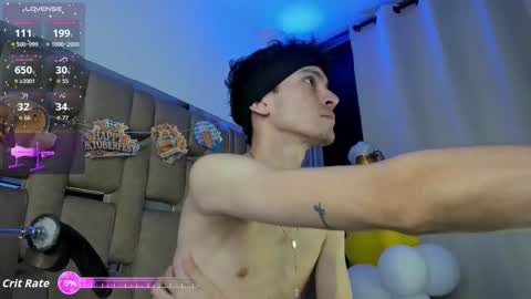 Snapshot of valentinomoreti chatting on 09.28.25 Valentino online show from 09.28.25