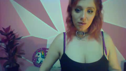 Snapshot of valeri_cove chatting on 01.16.25 Valeri Cove online show from 01.16.25