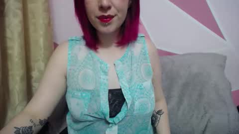 Snapshot of valeri_cove chatting on 03.04.25 Valeri Cove online show from 03.04.25