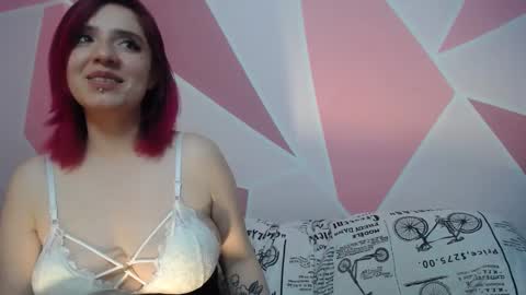 Snapshot of valeri_cove chatting on 03.06.25 Valeri Cove online show from 03.06.25