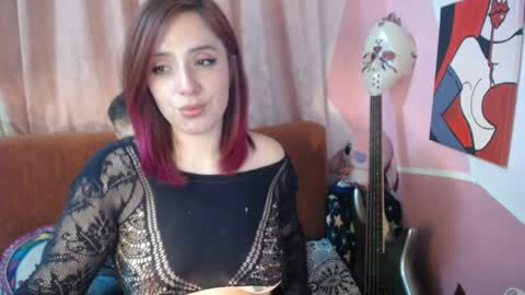 Snapshot of valeri_cove chatting on 09.25.25 Valeri Cove online show from 09.25.25