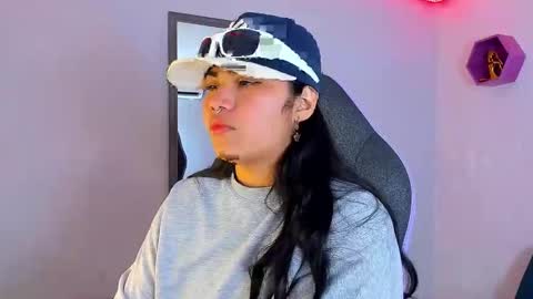 valeri_harpers4 online show from 10.04.25