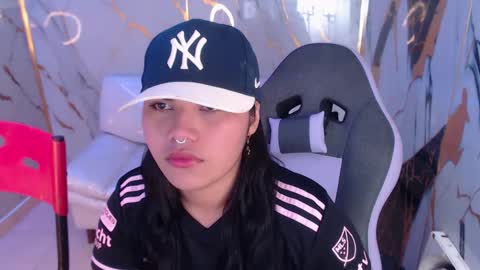 valeri_harpers4 online show from 10.05.25