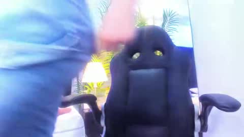 valeri_tafur online show from 10.04.25