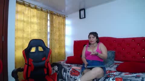 Snapshot of valeria_s19 chatting on 10.27.25 Valeria online show from 10.27.25