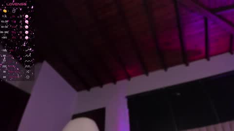 Snapshot of valeria_uribe22 chatting on 02.07.25    online show from 02.07.25