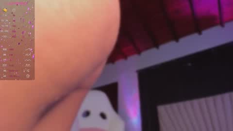 Snapshot of valeria_uribe22 chatting on 02.14.25    online show from 02.14.25