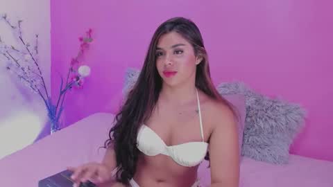 Snapshot of valeriaruiz_1 chatting on 09.27.25 Valeria online show from 09.27.25