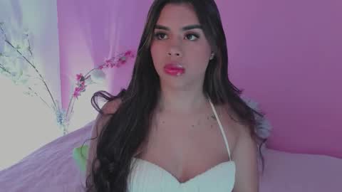 Snapshot of valeriaruiz_1 chatting on 10.09.25 Valeria online show from 10.09.25