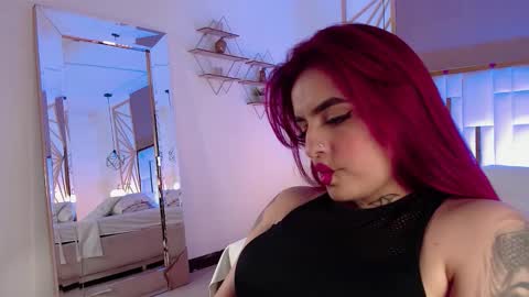 Snapshot of valerie__miller_ chatting on 11.17.25 Valerie online show from 11.17.25