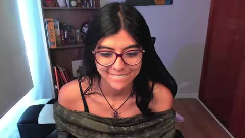Snapshot of valerie__sky chatting on 07.10.26 Val online show from 07.10.26
