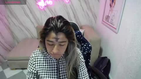 valerie_b online show from 03.06.25