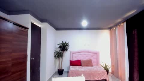 Valerie fox online show from 10.04.25