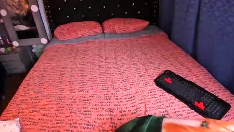 valerie luxe   online show from 02.06.25