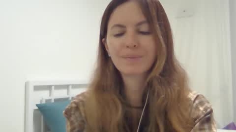 Snapshot of valerie_rose777 chatting on 11.06.25 valerie_rose777 online show from 11.06.25