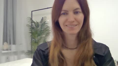 Snapshot of valerie_rose777 chatting on 12.16.25 valerie_rose777 online show from 12.16.25