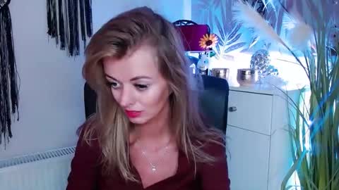 Snapshot of valerieluvsugar chatting on 12.30.24 Valerie online show from 12.30.24