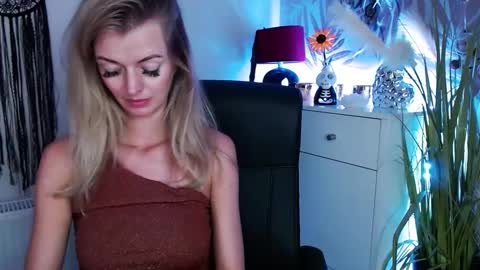 Snapshot of valerieluvsugar chatting on 02.11.25 Valerie online show from 02.11.25