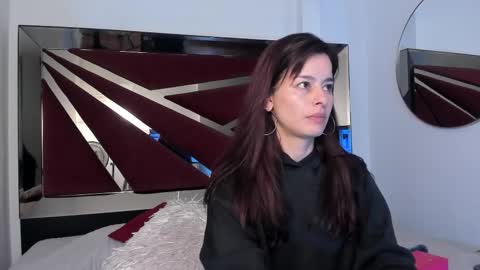 valeriemattson_ online show from 10.09.25