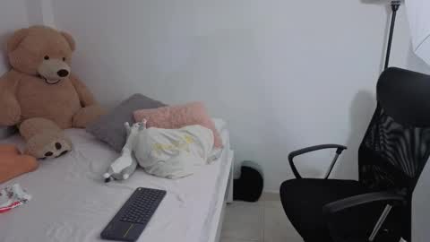 Juli C online show from 09.17.25