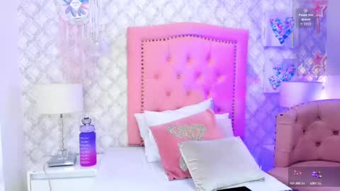Snapshot of valerith_vega chatting on 09.30.25 online show from 09.30.25