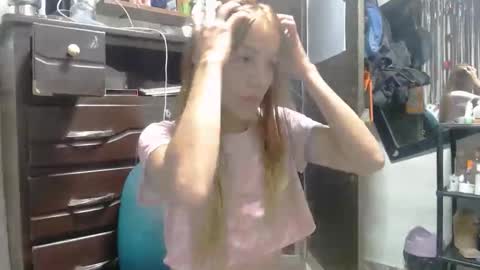 Snapshot of valerivegas chatting on 05.19.26 valerivegas online show from 05.19.26