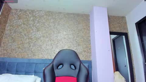 Snapshot of valery_allen_ chatting on 10.02.25 Valery online show from 10.02.25