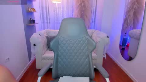 Valery Lane online show from 10.15.25