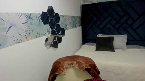 VALERY MORE online show from 11.26.25