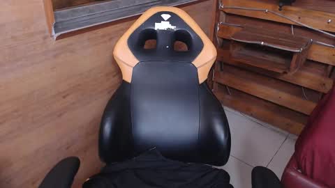 Snapshot of valery_soka69 chatting on 12.14.25 soka online show from 12.14.25