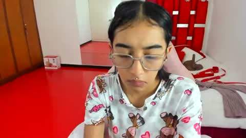 Snapshot of valery_taylor_1 chatting on 06.18.26 valery online show from 06.18.26