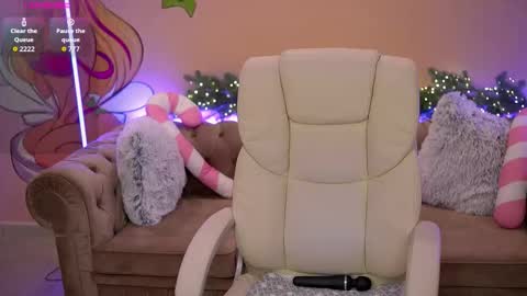 Snapshot of valerymurr chatting on 12.17.25 V A L E R Y M U R online show from 12.17.25