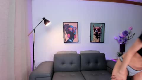 Snapshot of valeryrivas_ chatting on 04.17.26 Valery Rivas online show from 04.17.26