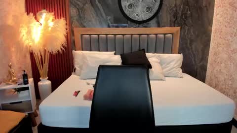 Snapshot of valeryshadey chatting on 11.29.25 Valerie Shadey online show from 11.29.25