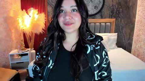 Snapshot of valeryshadey chatting on 12.04.25 Valerie Shadey online show from 12.04.25