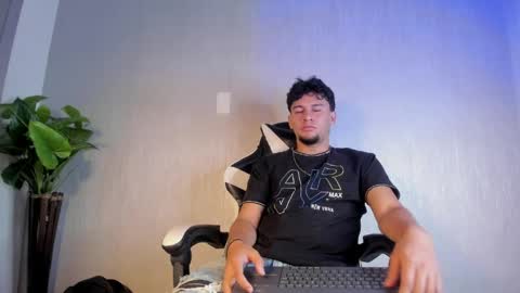 Valentino online show from 04.05.26