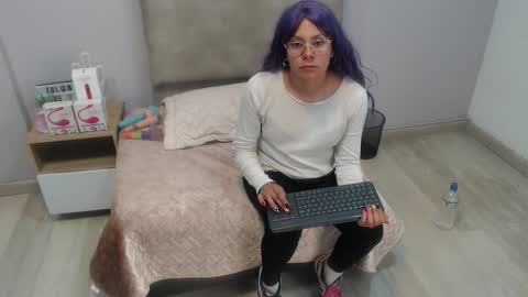 valevicious online show from 10.18.25