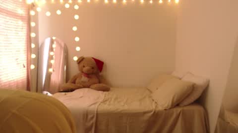 VALIENTE  online show from 12.22.25