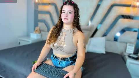 Welcome to Valesse Room online show from 04.17.26