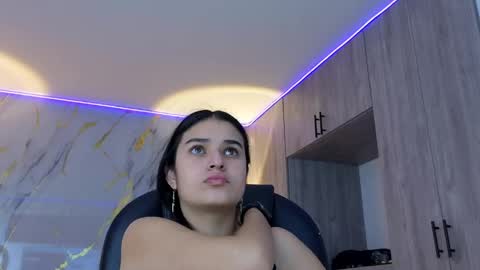 Snapshot of valkiria_eup chatting on 04.16.26 valkiria_eup online show from 04.16.26