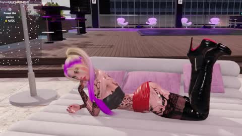 Snapshot of valkiriart chatting on 02.08.25 valkiriart online show from 02.08.25