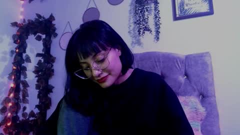 Snapshot of valkiry_ chatting on 02.19.26 valkiry_ online show from 02.19.26